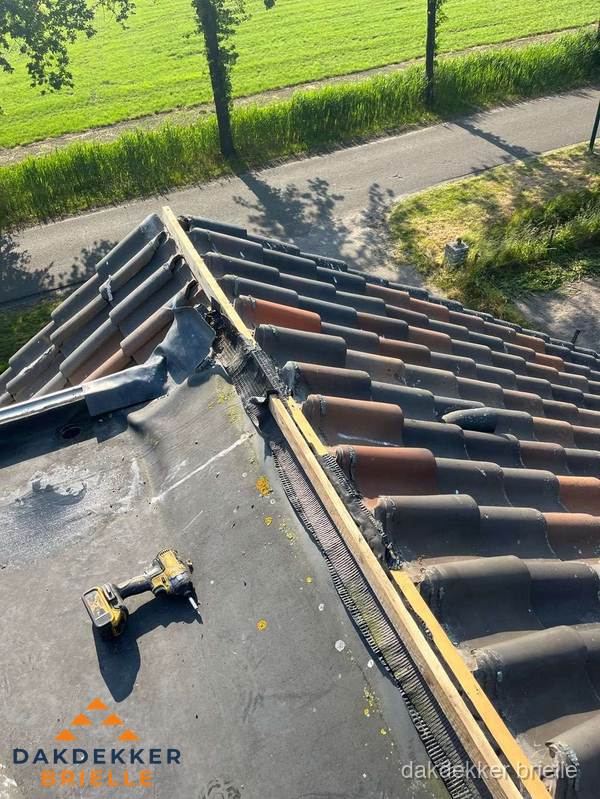 Kosten dakgoot vervangen: werkzaamheden aan dakrand in Brielle Kosten dakgoot vervangen: werkzaamheden aan dakrand in Brielle
